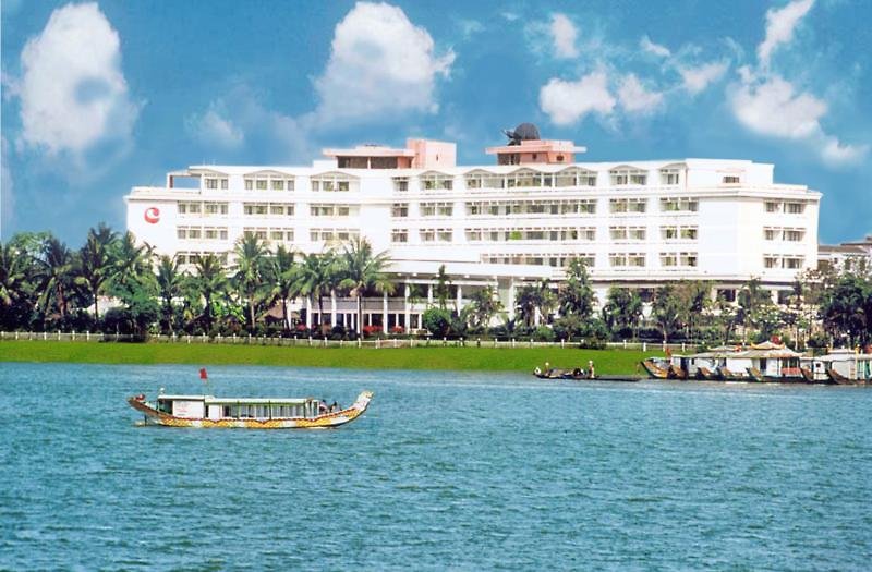 century riverside hotel hue