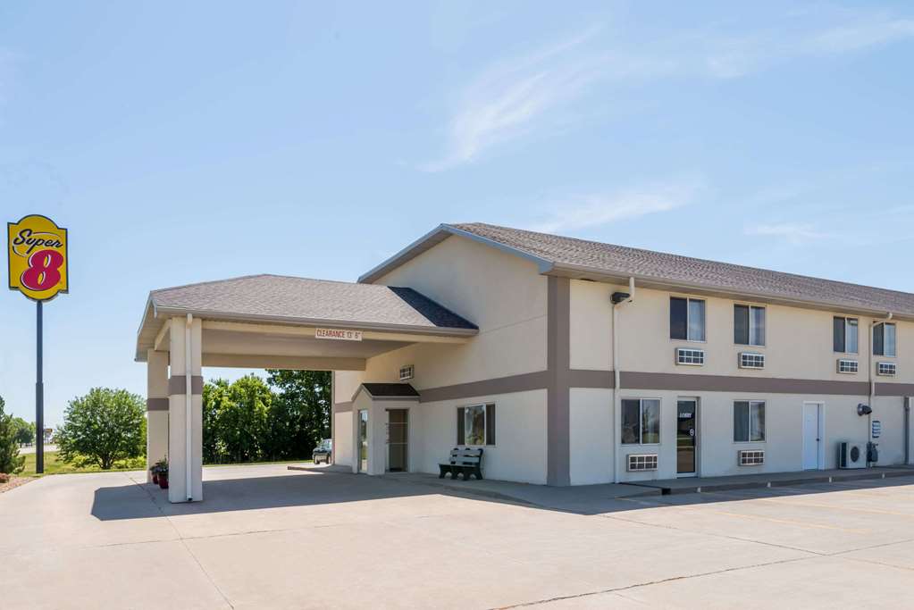 Super 8 By Wyndham Beloit Ks,Beloit>>Assaria,2 star