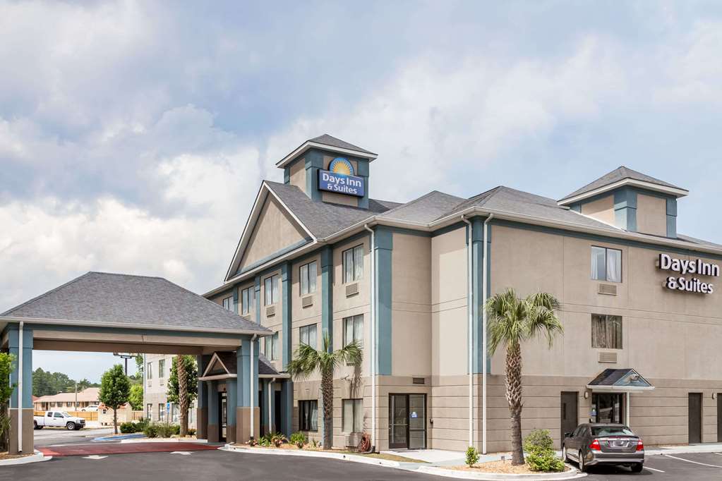 Days Inn By Wyndham Jesup,Hinesville>>Georgia,2.5 star
