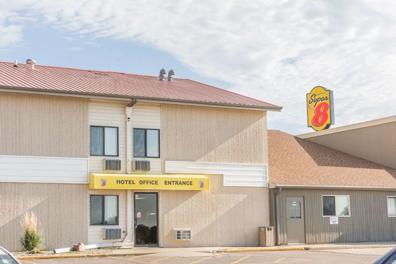 Super 8 By Wyndham Luverne,Nobles County>>Luverne,2 star