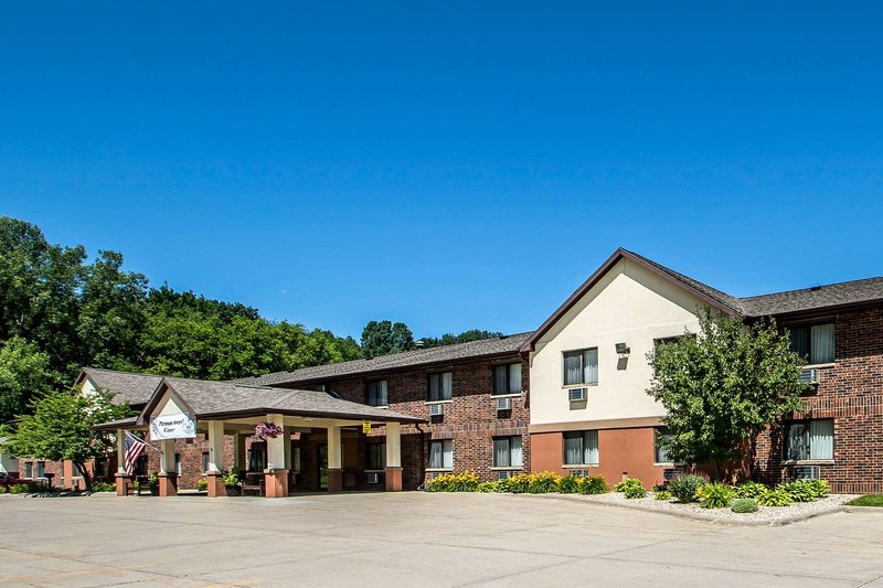 Quality Inn & Suites Decorah