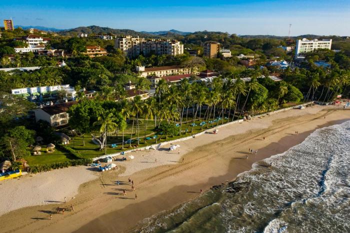 hotel tamarindo diria beach resort