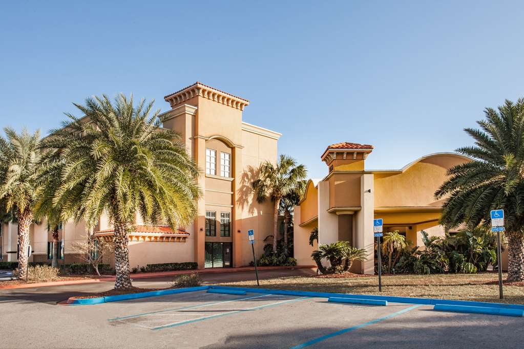 Ramada By Wyndham Jacksonville I-95 By Butler Blvd,Jacksonville>>Duval,3 star