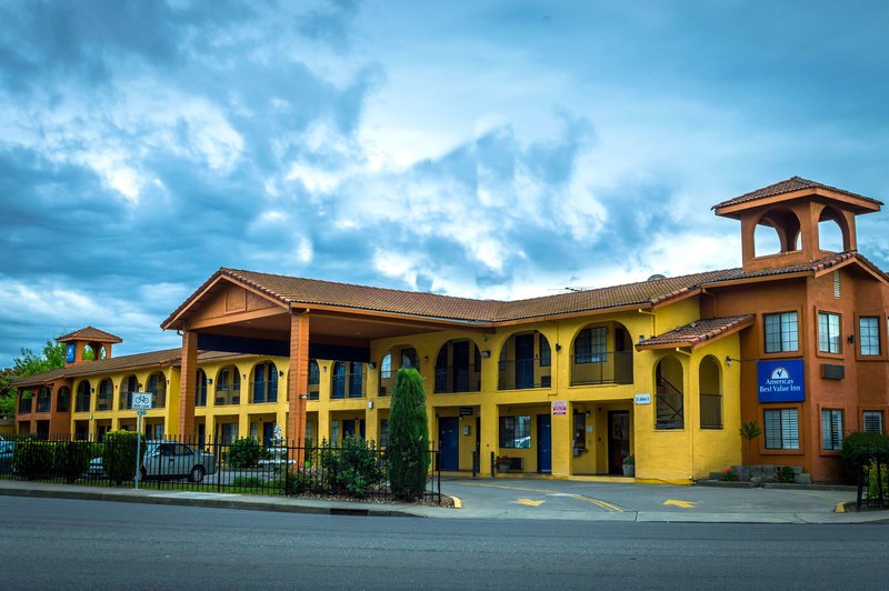 crossroads inn
