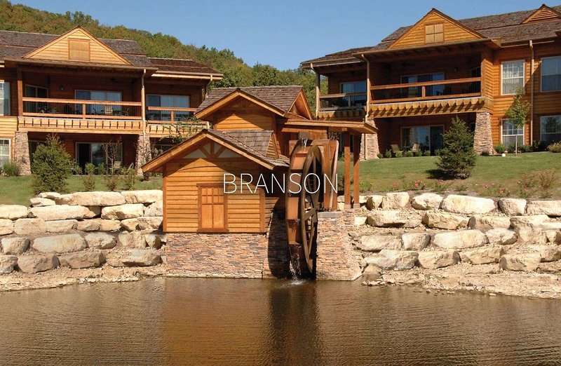 The Branson Hillside Hotel,Near Welk Resort Theatre,3 star