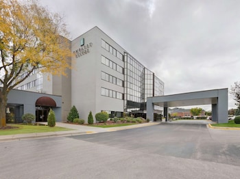 Embassy Suites By Hilton Milwaukee Brookfield,Milwaukee>>Brookfield,4 star