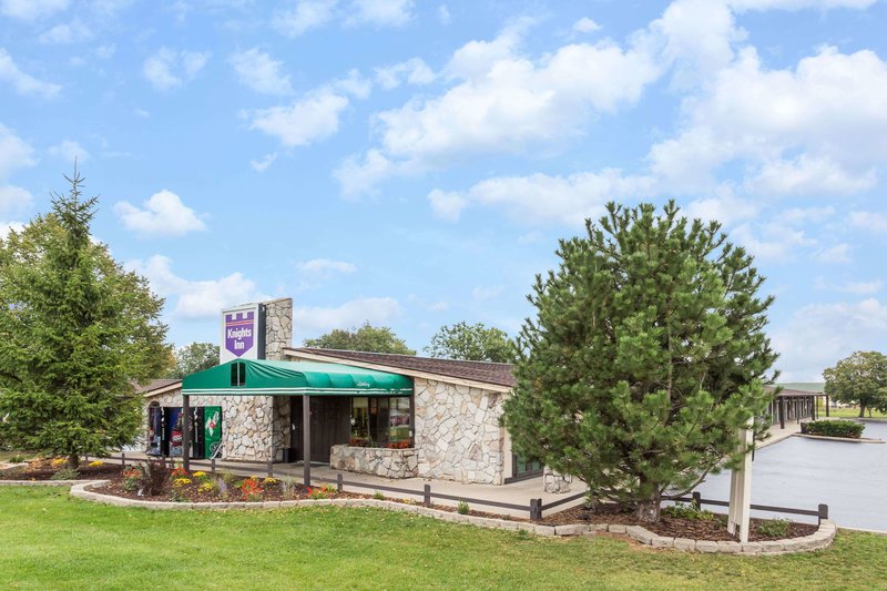 Knights Inn Racine,Mount Pleasant>>Milwaukee,1.5 star