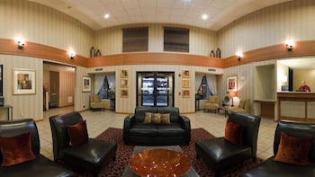 comfort inn and suites nw milwaukee