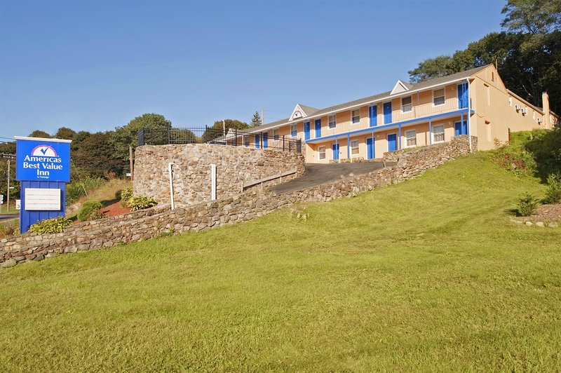 Golden Hill Inn Danbury,Fairfield>>Danbury,2 star
