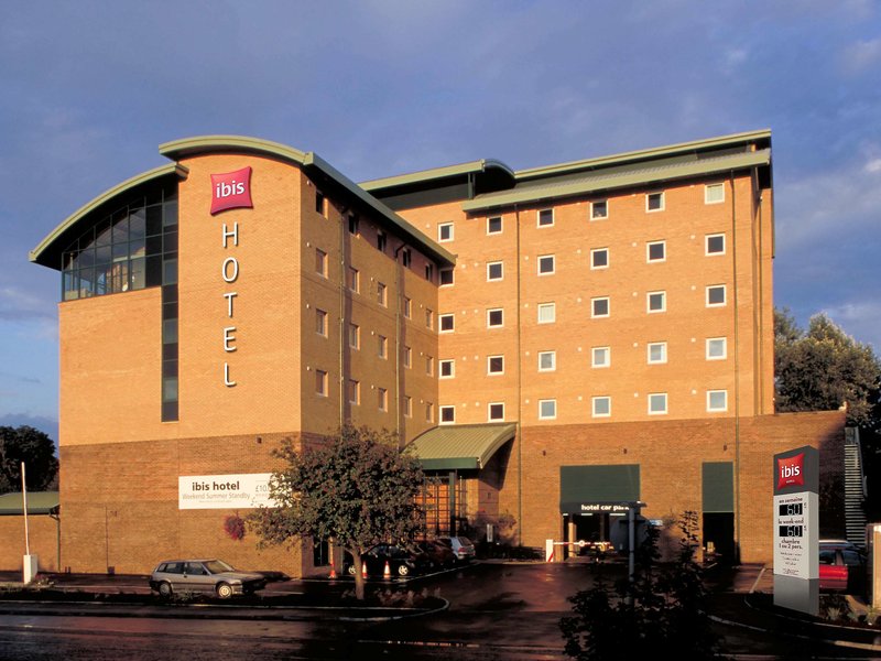 Ibis Styles London Gatwick Airport,Near Manor Royal Business Park,3.5 star