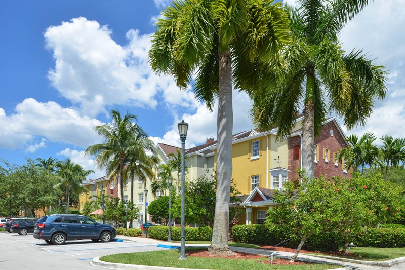 Candlewood Suites Miami Lakes By Ihg,Miami>>Hialeah,3 star