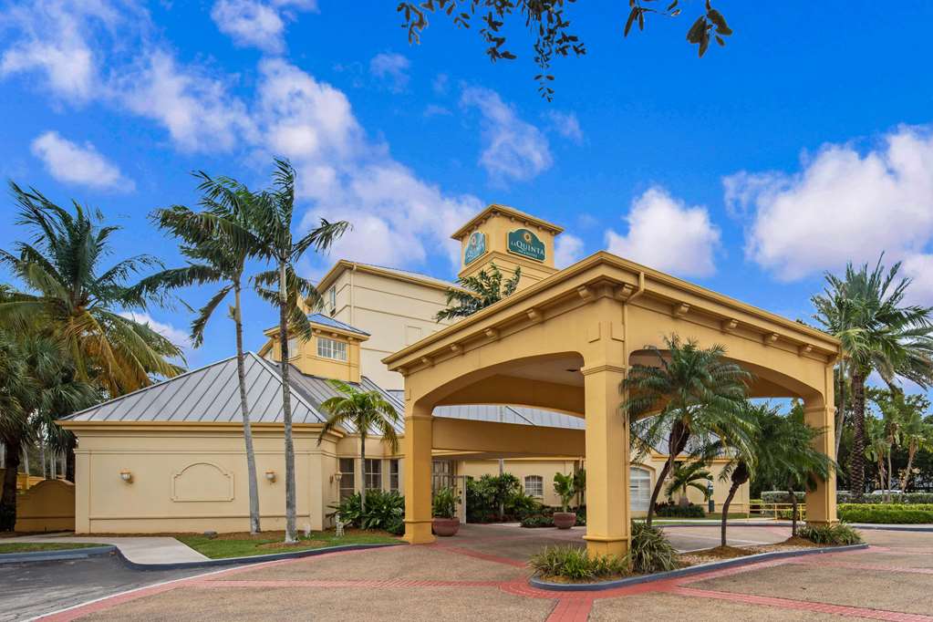 la quinta inn and suites by wyndham miami airport west
