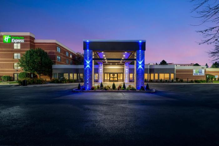 Holiday Inn Express Naperville, An Ihg Hotel,Cook County>>Chicago,2.5 star