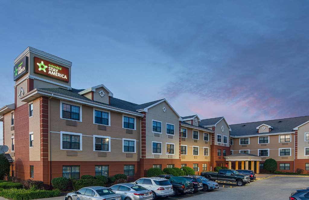 extended stay america suites chicago woodfield mall