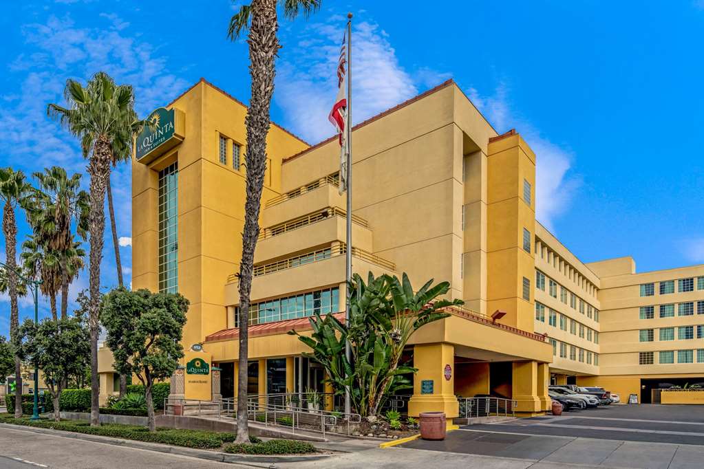 la quinta inn and suites by wyndham anaheim