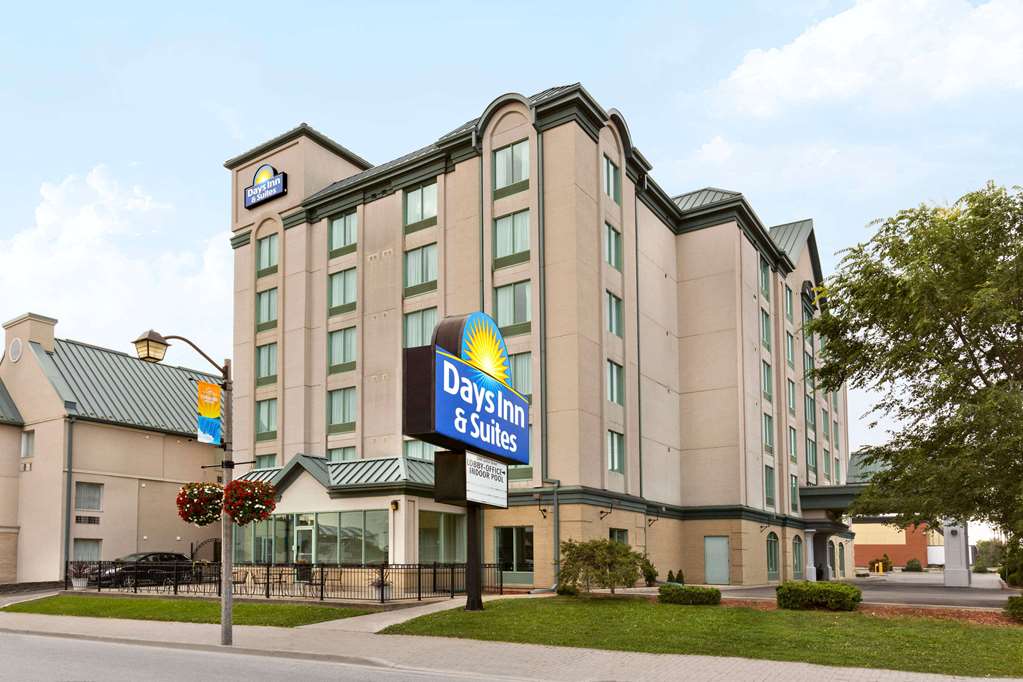 days inn suites by wyndham by the falls