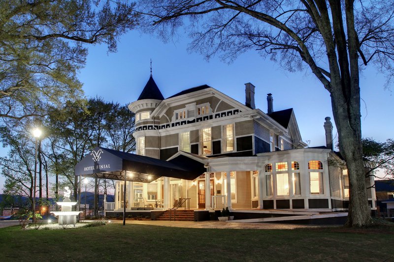 Hotel Finial, Bw Premier Collection,Calhoun County>>Anniston,3.5 star