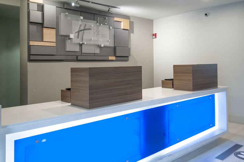 holiday inn express and suites dallas north tollway