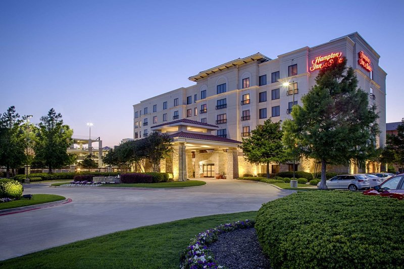 hampton inn and suites legacy park frisco