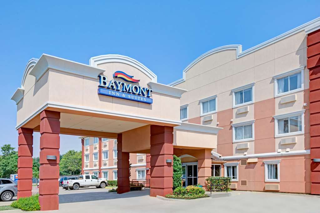 Baymont By Wyndham Dallas/ Love Field,Dallas>>Corpus Christi,3 star