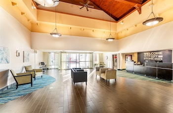 hampton inn and suites newtown