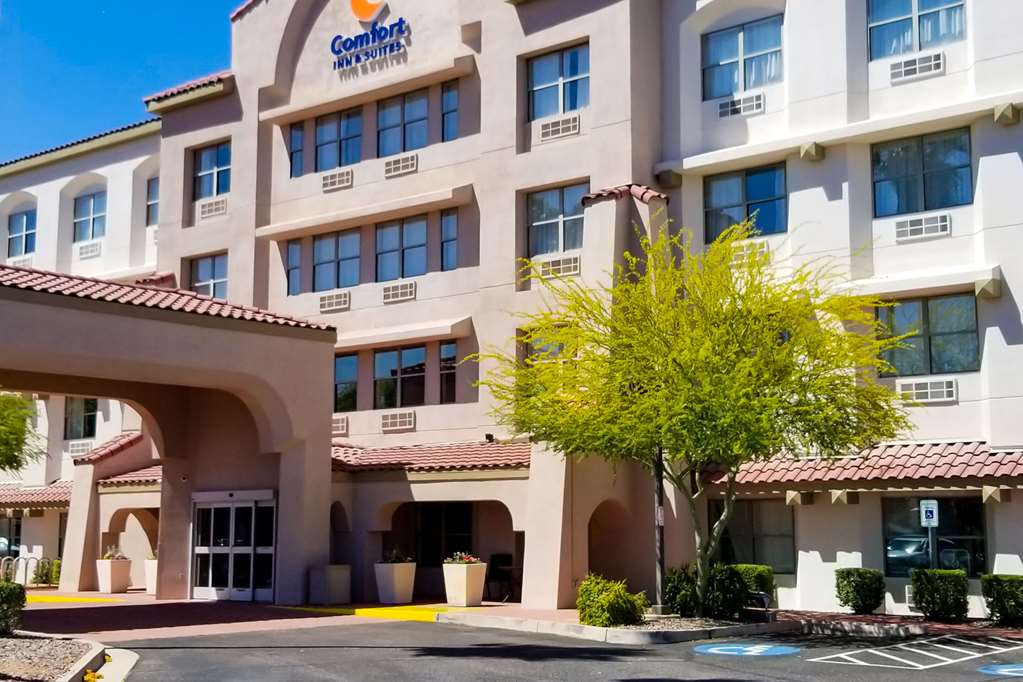 comfort inn and suites tempe phoenix sky harbor airport