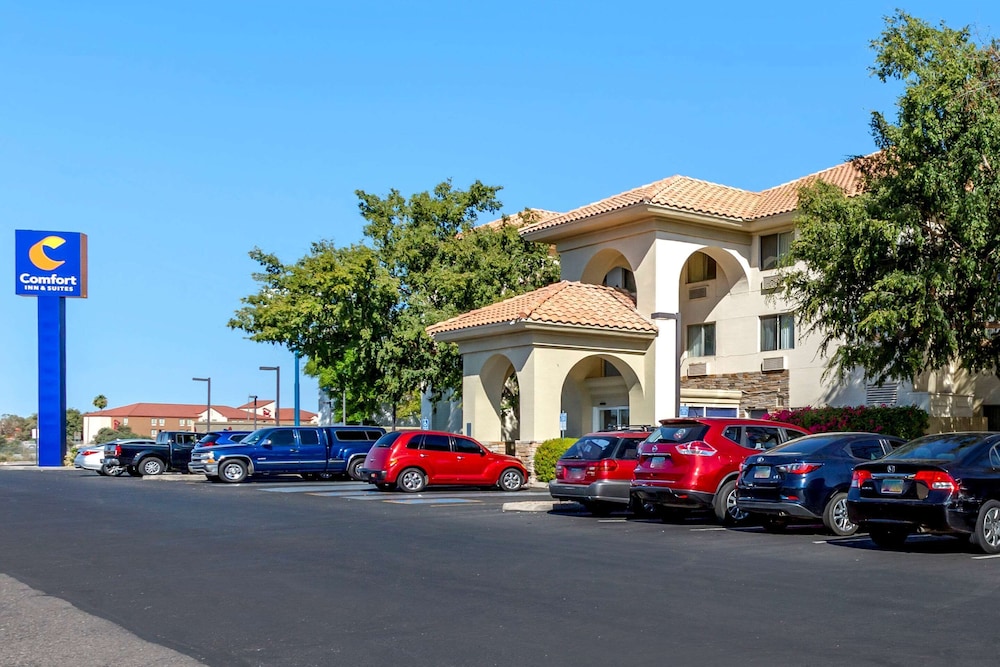 comfort inn and suites phoenix north deer valley
