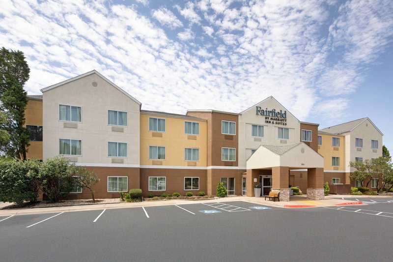 fairfield inn and suites by marriott austin university area