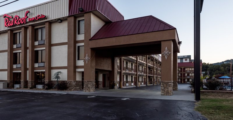 Red Roof Inn & Suites Pigeon Forge - Parkway,Sevierville>>Gatlinburg - Pigeon Forge,3 star