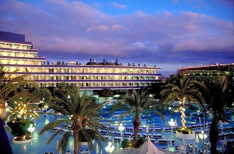 Mediterranean Palace,Near El Camison Beach,5 star