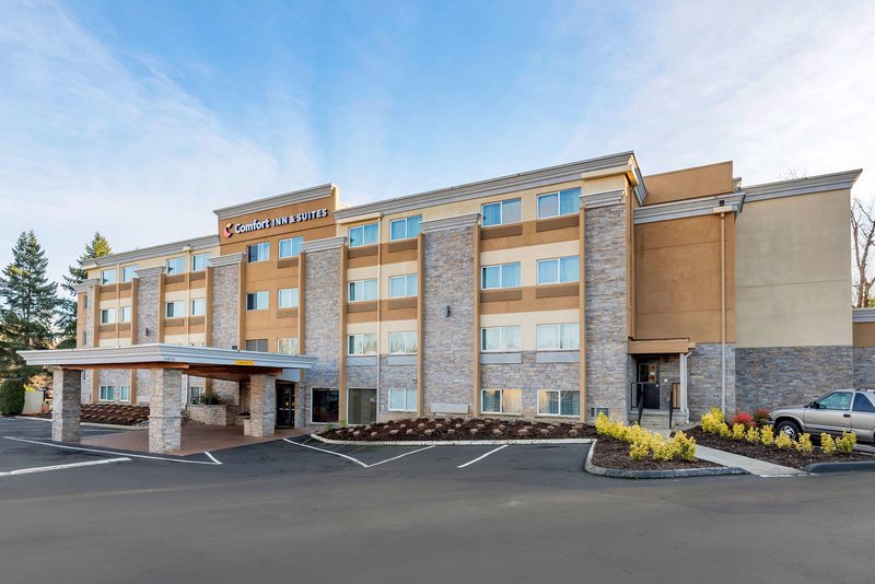 Comfort Inn & Suites Tigard Near Washington Square