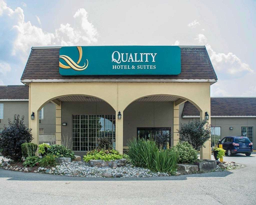 Quality Hotel And Suites Woodstock