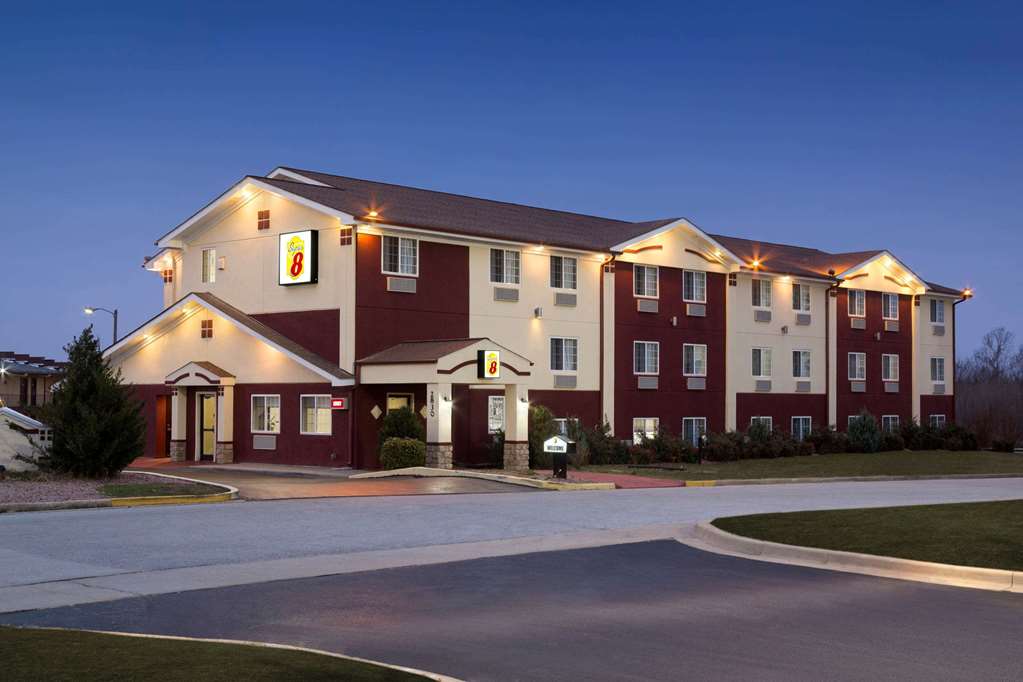 super 8 by wyndham joplin