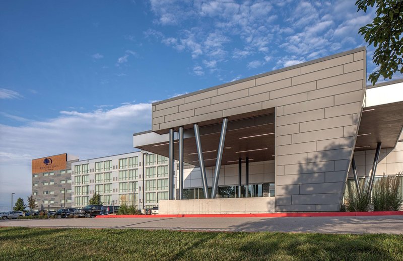 doubletree by hilton omaha southwest