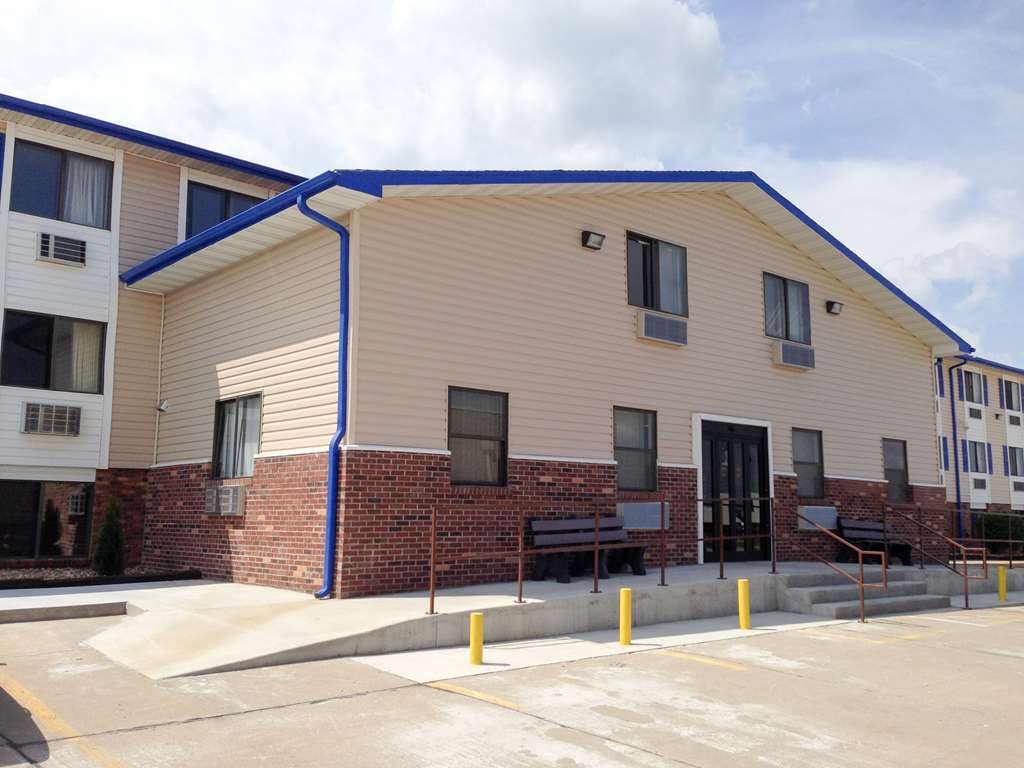 Motel 6 Sedalia, Mo,Columbia>>Clinton,2 star