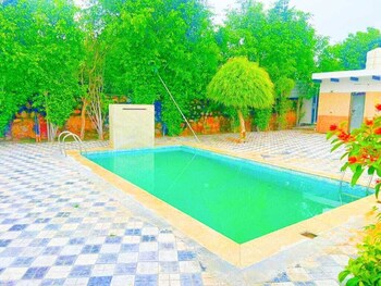 Luxury Resort Kingfisher,India>>Gurugram,0 star