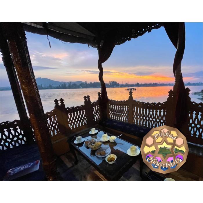 Dilshad Houseboats,Nigeen Hazratbal (Dargah) Road,4 star