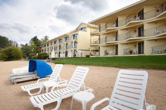 pointes north beachfront hotel