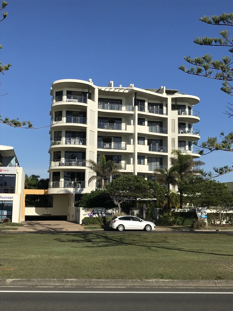 meridian alex beach apartments