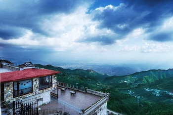 Shashwat Grand Valley,The Mall Road>>Mussoorie,2 star