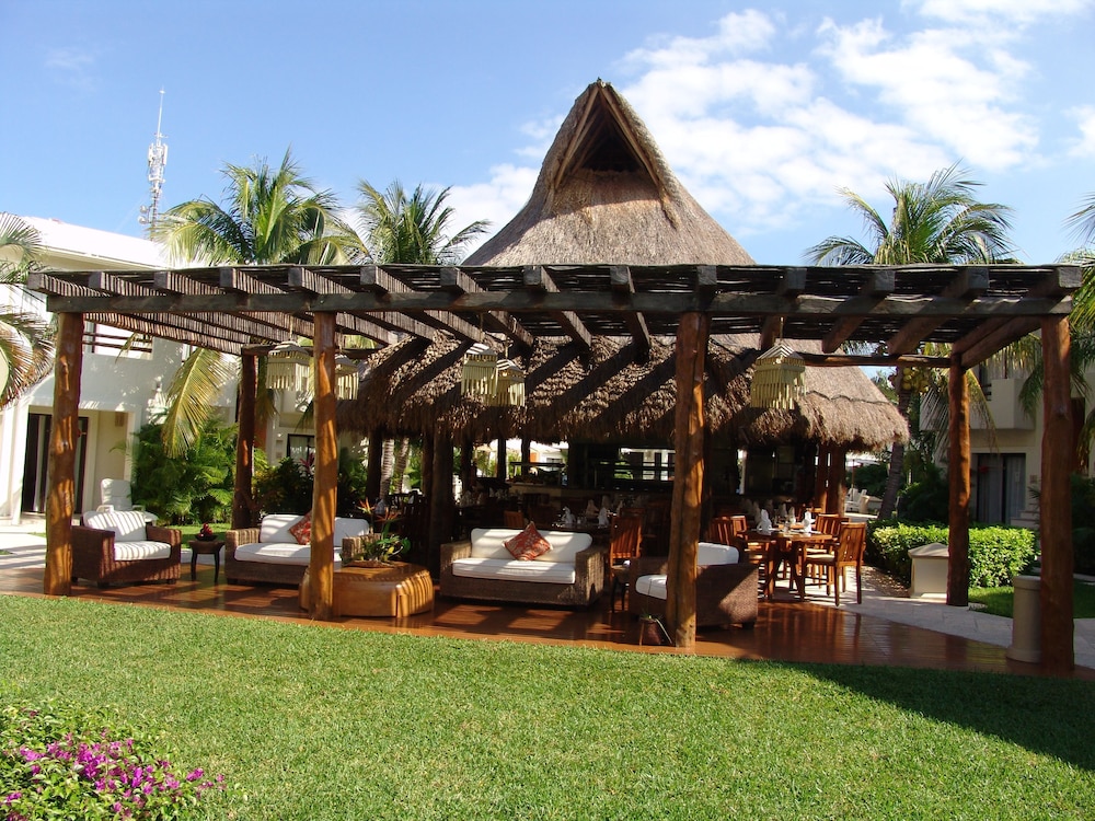 laguna suites golf and spa