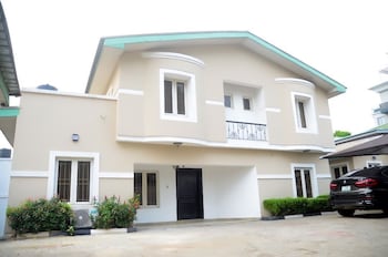 The Emperor's Place. Plot 12 (Oak Villa),,3 star