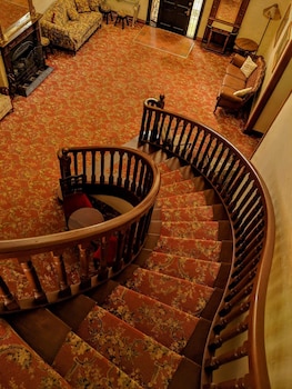 The Manor,Canungra>>Brisbane,4 star