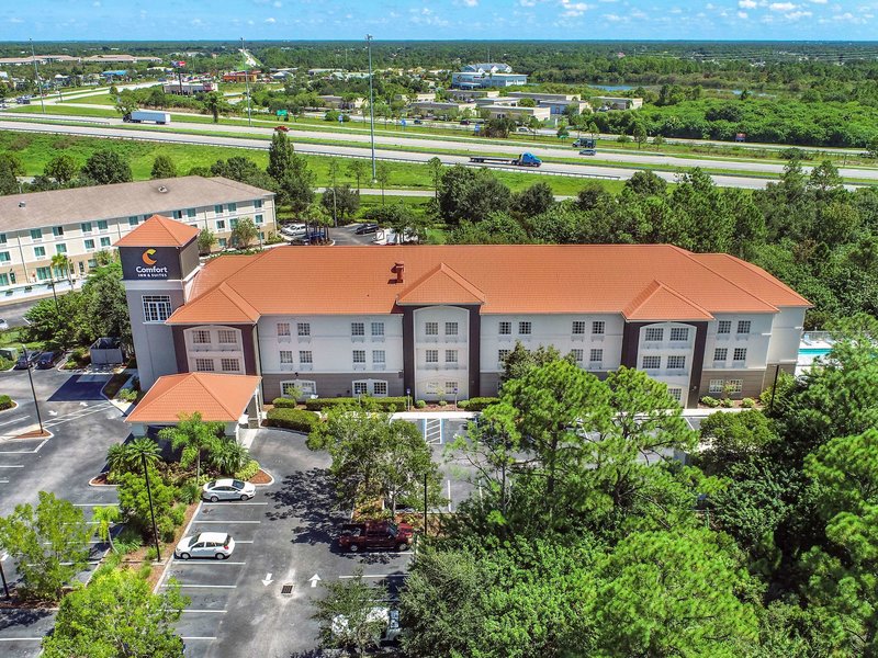 comfort inn and suites