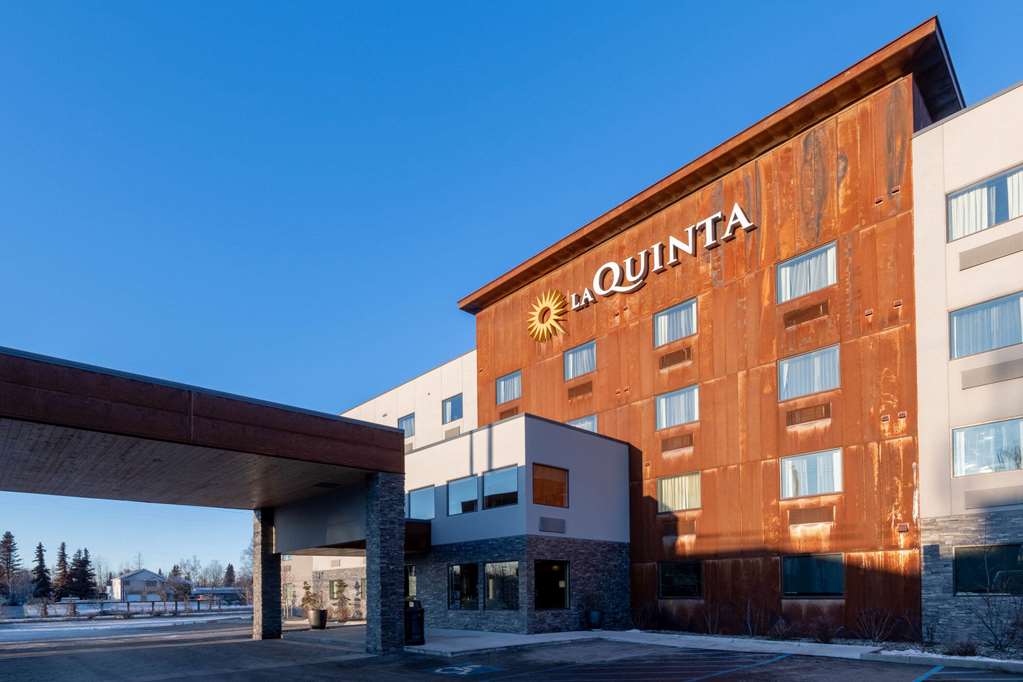 la quinta inn and suites by wyndham anchorage airport