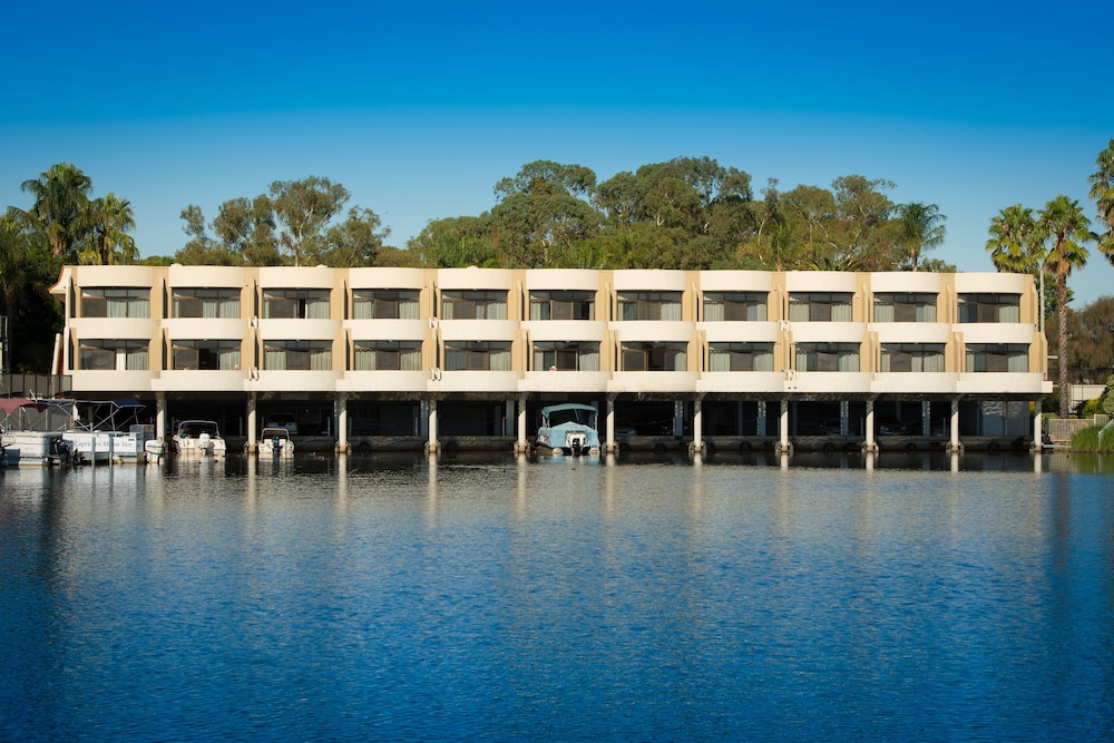 Lake Mulwala Boatel,Mulwala>>Corowa,4 star