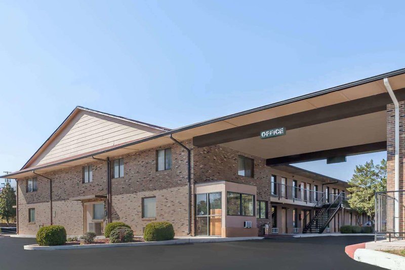 travelodge by wyndham clarksville