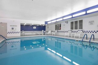 Baymont By Wyndham Coon Rapids,Coon Rapids>>Anoka,2.5 star