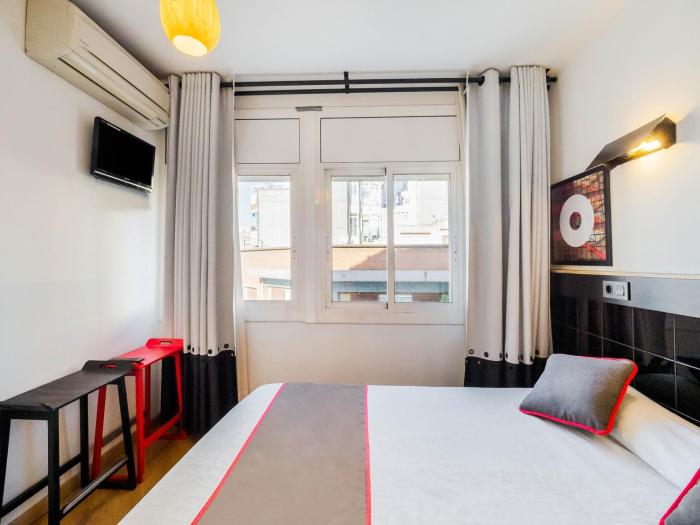 Hostal Athenas,Barcelona>>Badalona,2.5 star