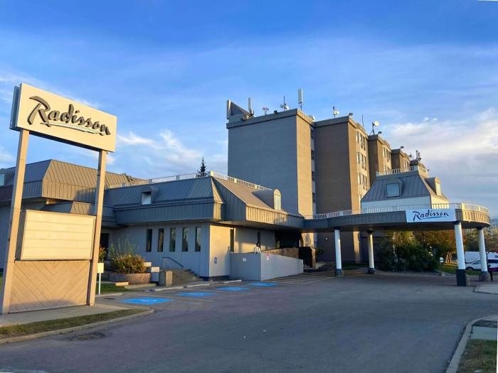 radisson hotel and conference centre west edmonton